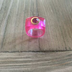 J Crew pink acrylic ring ~ size 7  gently used 🩷